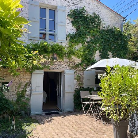 Gite Du Presbytere Port D'Envaux, Ravissante Maison De Charme Luaran gambar