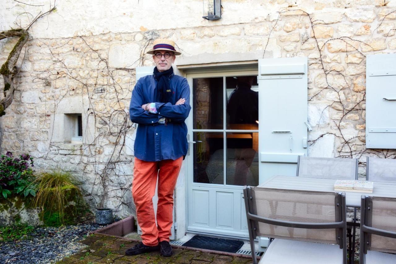 Gite Du Presbytere Port D'Envaux, Ravissante Maison De Charme Luaran gambar