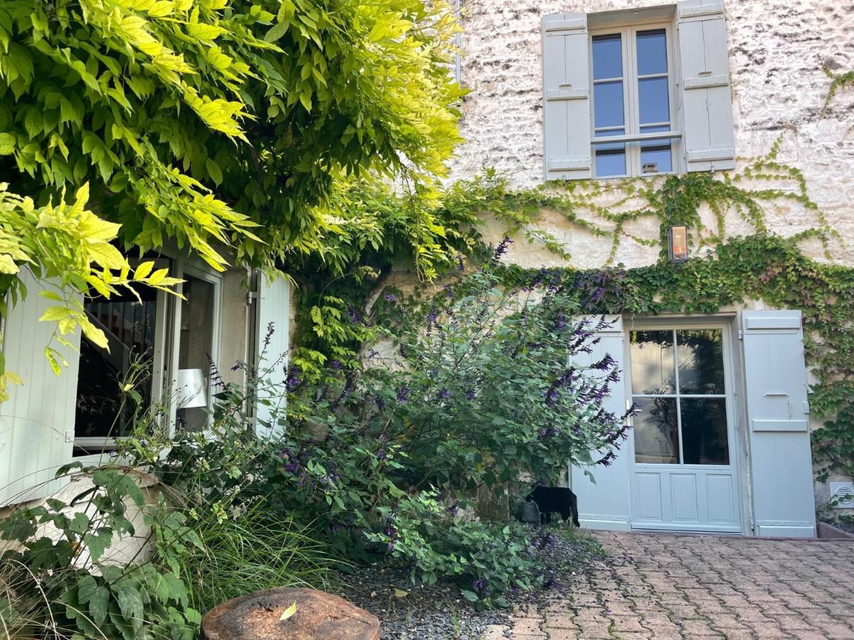 Gite Du Presbytere Port D'Envaux, Ravissante Maison De Charme Luaran gambar