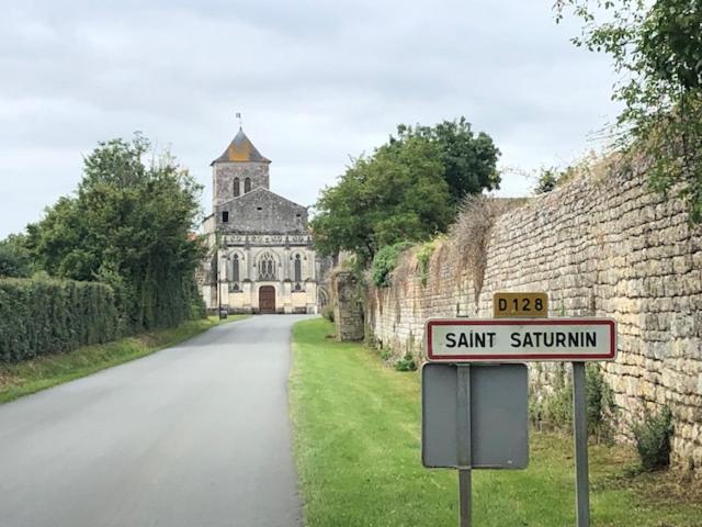 Gite Du Presbytere Port D'Envaux, Ravissante Maison De Charme Luaran gambar