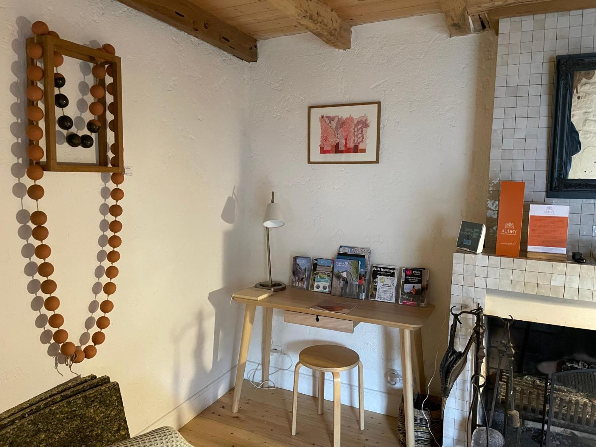 Gite Du Presbytere Port D'Envaux, Ravissante Maison De Charme Luaran gambar